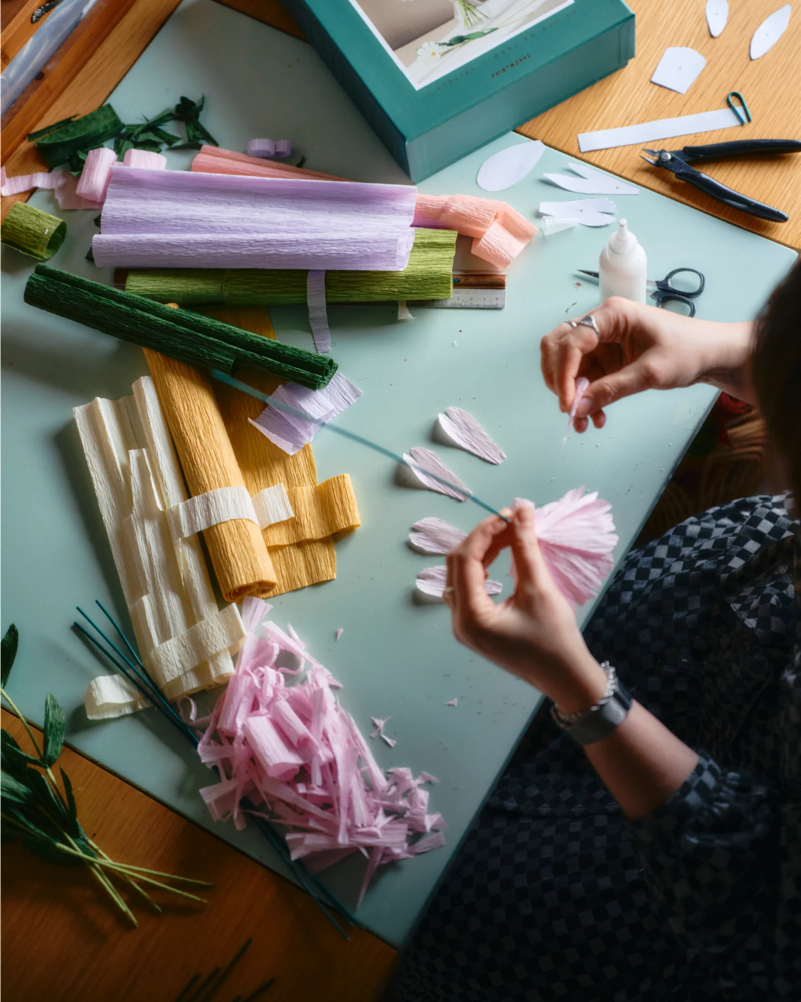 Crepe Paper Flower Set - Image 3